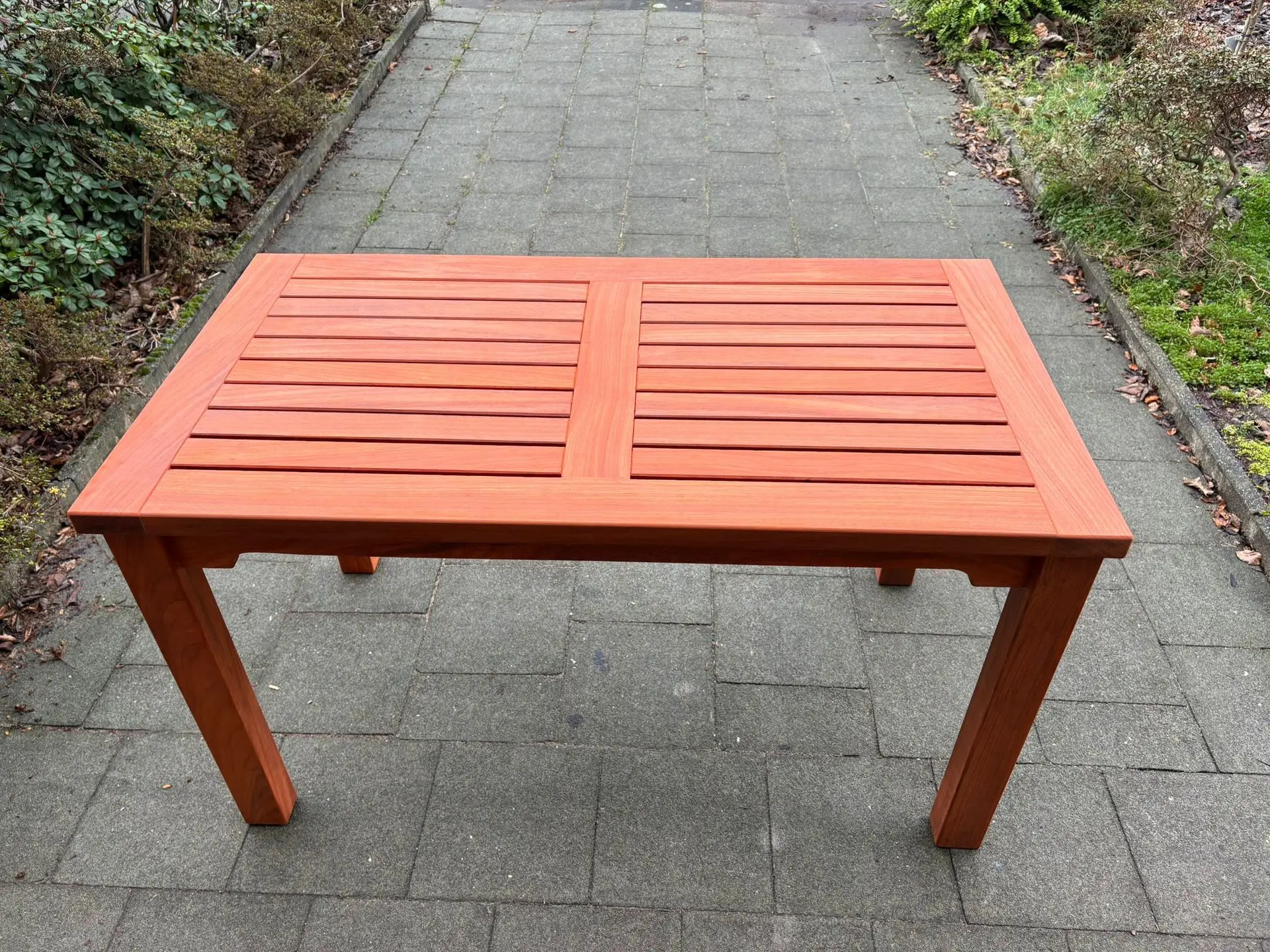 Tafel in padouk